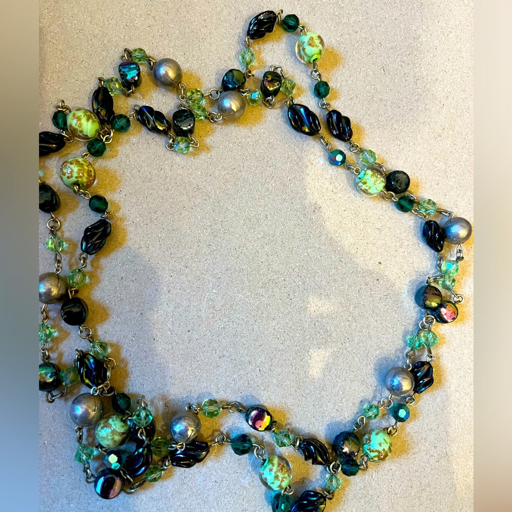Vintage green glass Italian necklace dual string. So beautiful.